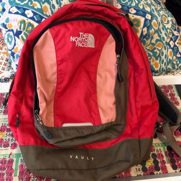 SOLD! The North Face Vault back pack - Picture 1 of 4